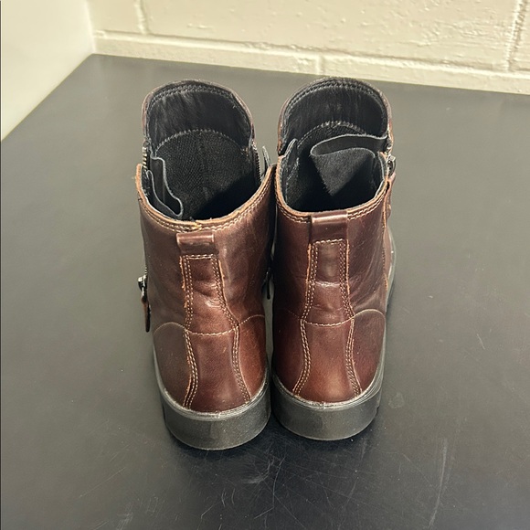 Ecco Women's Brown Leather Ankle Boots - Picture 6 of 7